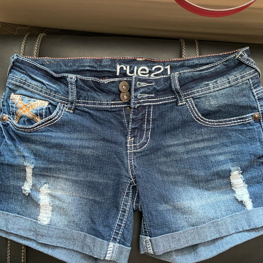 Rue 21 shorts 1/2